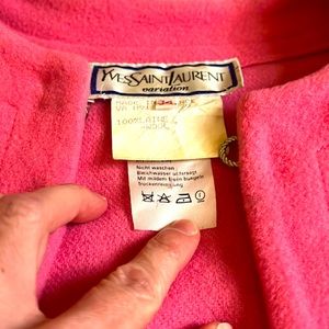 BARBIECORE VINTAGE-💕✨Yves Saint Laurent Pink 100% wool poncho size 34